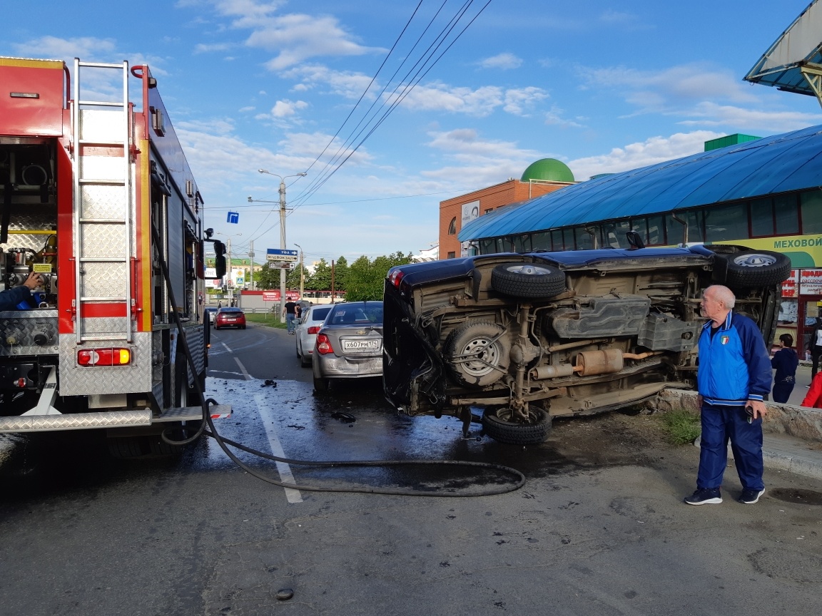 Пожарно-спасательный расчет привлекался для ликвидации ДТП в Усть-Катавском  городском округе. - Оперативная информация - Главное управление МЧС России  по Челябинской области