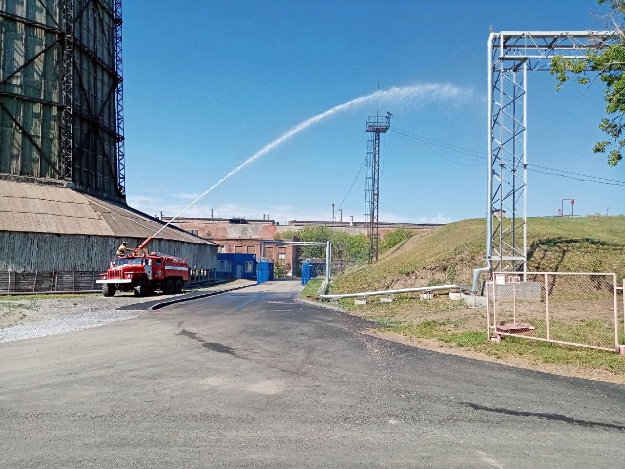 Миасские пожарные провели тренировку на главной теплоэлектроцентрали города  - Новости - Главное управление МЧС России по Челябинской области