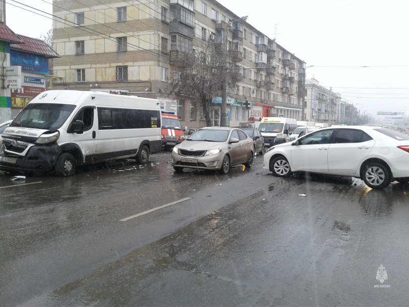 Пожарно-спасательный расчет привлекался для ликвидации ДТП в городе Челябинске